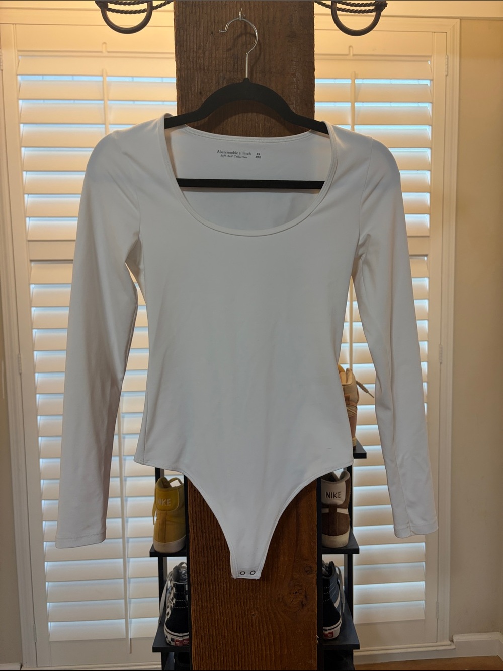 Abercrombie & Fitch Women’s White Scoop-Neck Long Sleeve Bodysuit